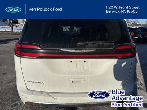 Used 2024 Chrysler Pacifica Touring-L image 7