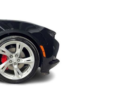 Used 2024 Chevrolet Camaro LT w/ Technology Package RWD image 11