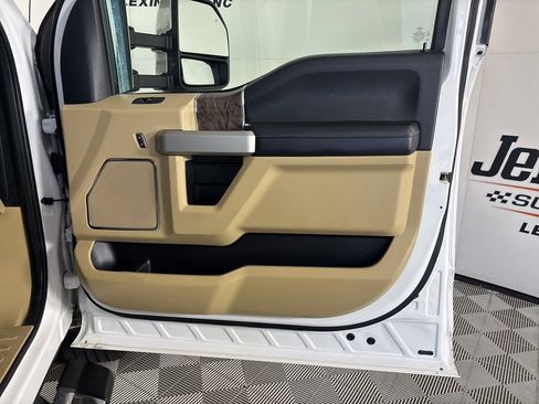 Used 2019 Ford F250 Lariat w/ Lariat Value Package image 30