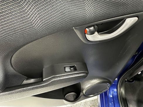 Used 2010 Honda Fit Sport image 29