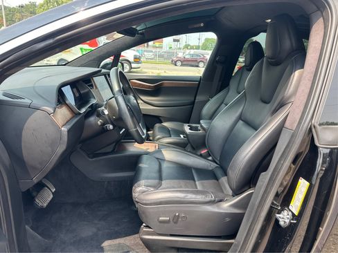 Used 2020 Tesla Model X Long Range image 10