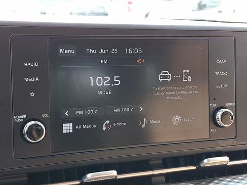 Used 2023 Kia Carnival LX FWD image 16