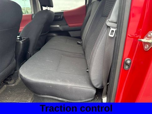 Used 2018 Toyota Tacoma SR5 AWD/4WD image 8