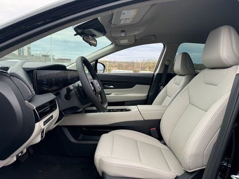 Used 2025 Nissan Murano SV image 14