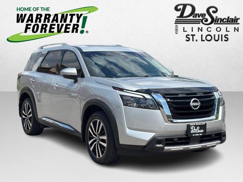 Used 2025 Nissan Pathfinder Platinum w/ Cargo Package AWD/4WD image 1