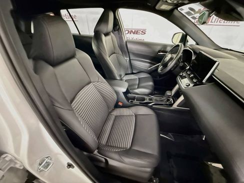 Certified 2024 Toyota Corolla Cross AWD Hybrid w/ Convenience Package image 33