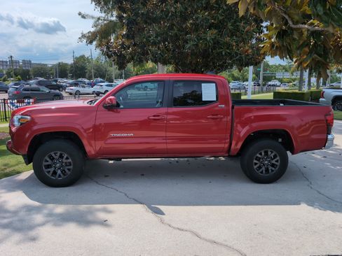 Certified 2023 Toyota Tacoma SR5 AWD/4WD image 7