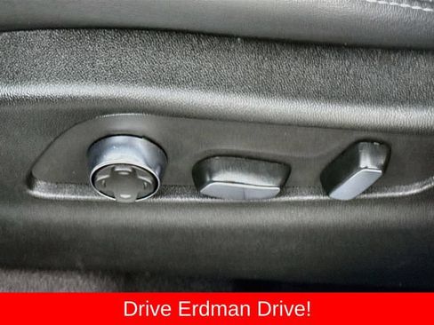 Used 2025 Cadillac XT4 Premium Luxury AWD/4WD image 12