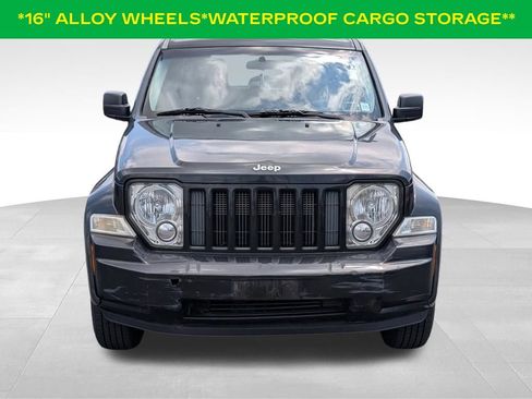 Used 2011 Jeep Liberty Sport AWD/4WD image 2