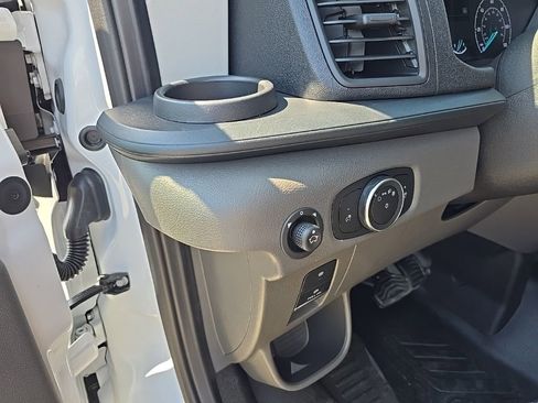 New 2025 Ford Transit 250 148 Medium Roof RWD image 23