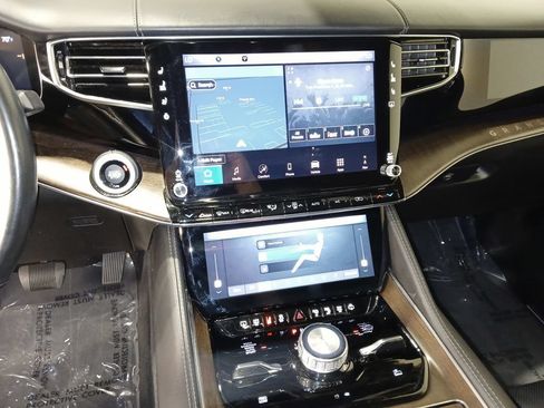 Used 2022 Jeep Grand Wagoneer Series I AWD/4WD image 19