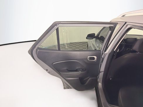 Used 2020 Hyundai Venue SEL FWD image 25