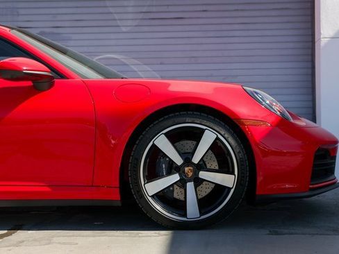 Certified 2025 Porsche 911 Carrera image 9