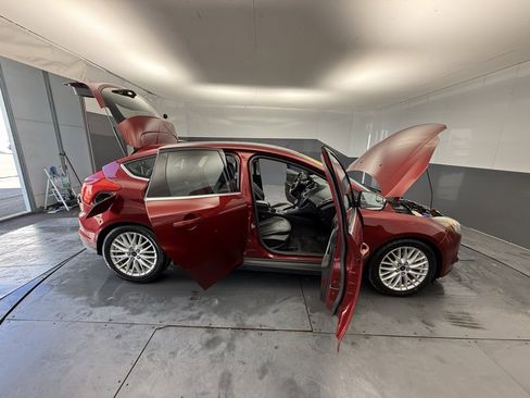 Used 2014 Ford Focus Titanium image 20