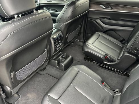 Used 2023 Jeep Grand Cherokee L Limited w/ Trailer Tow Group (B) image 13