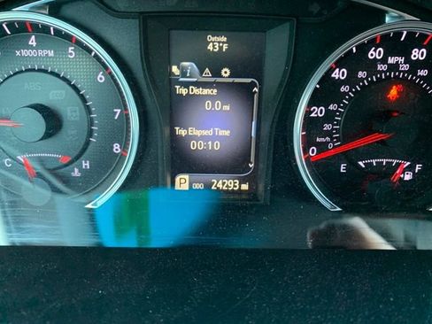 Used 2016 Toyota Camry SE image 17