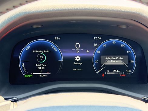 Used 2025 Toyota Camry XSE FWD image 21