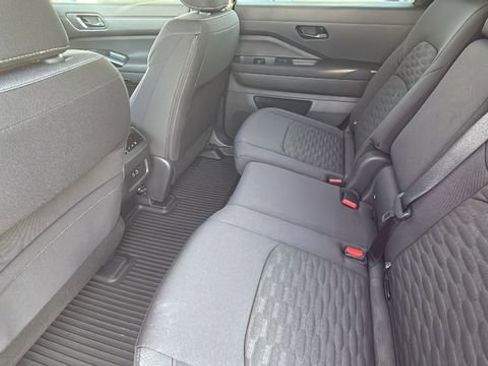 New 2025 Nissan Pathfinder SV image 24