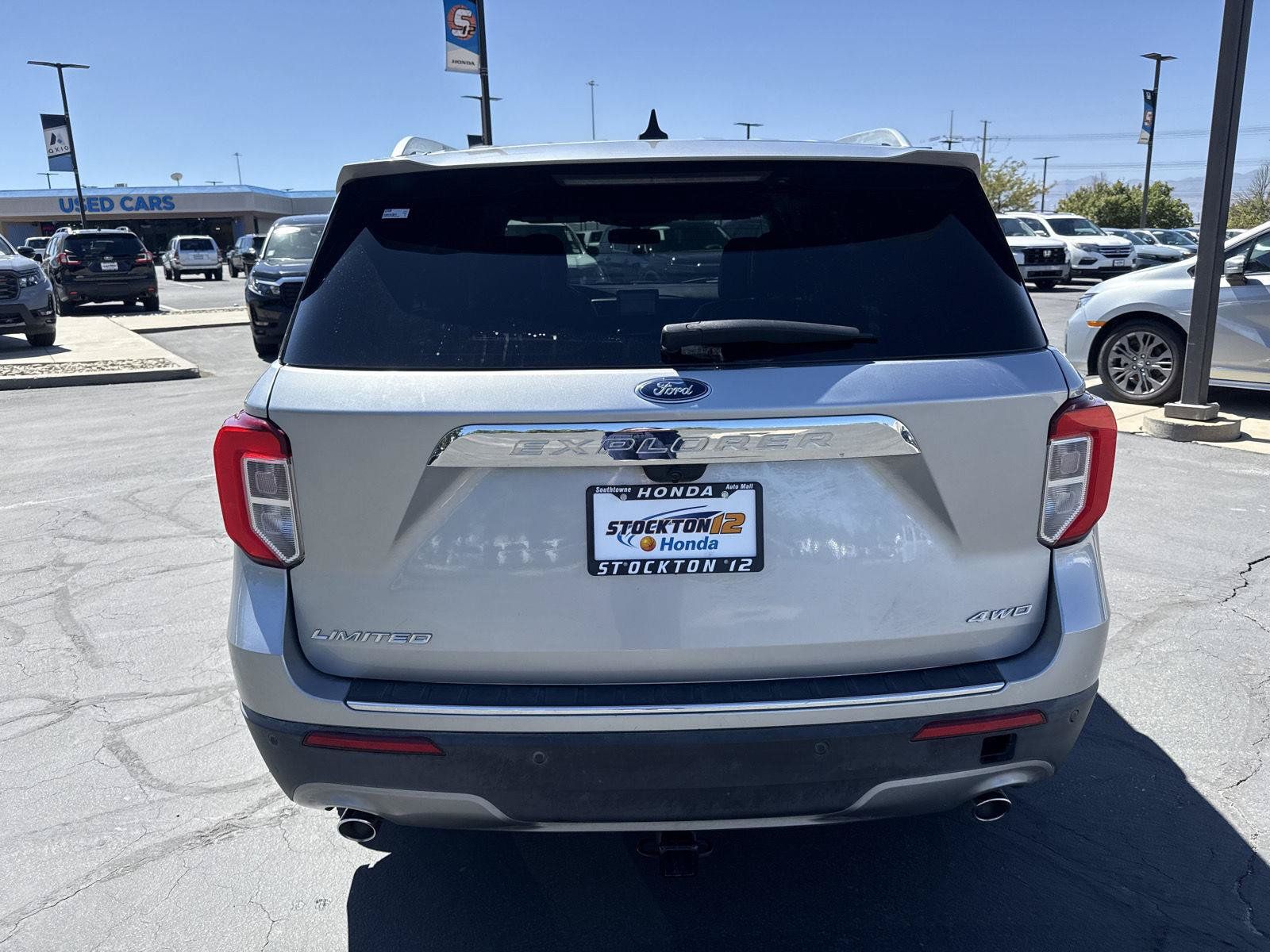 Used 2021 Ford Explorer Limited w/ Equipment Group 301A AWD/4WD image 6