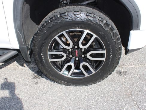Used 2021 GMC Sierra 1500 AT4 w/ AT4 Premium Package AWD/4WD image 10
