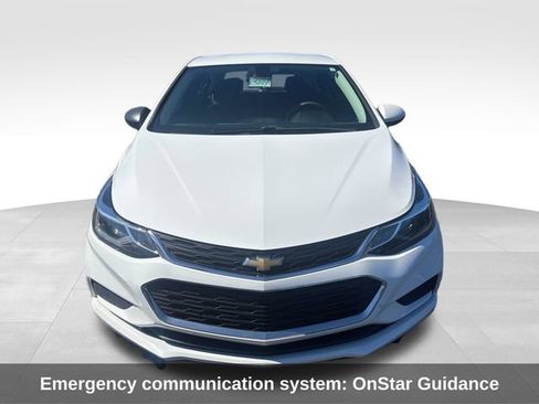 Used 2017 Chevrolet Cruze LT w/ Convenience Package FWD image 9