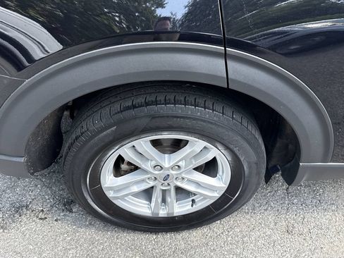 Used 2023 Ford Explorer XLT w/ Equipment Group 202A AWD/4WD image 12