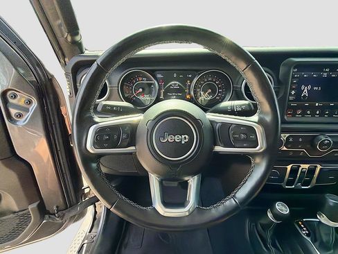 Used 2022 Jeep Gladiator Overland w/ Popular Equipment Package AWD/4WD image 36