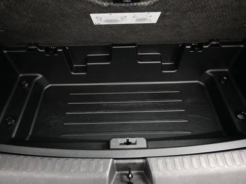 Used 2025 Chevrolet Traverse LT AWD/4WD image 29