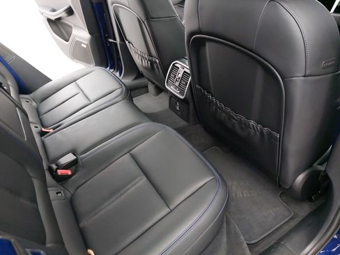 Used 2025 Porsche Macan image 13