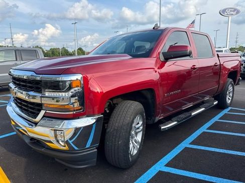 Used 2018 Chevrolet Silverado 1500 LT w/ All Star Edition AWD/4WD image 2
