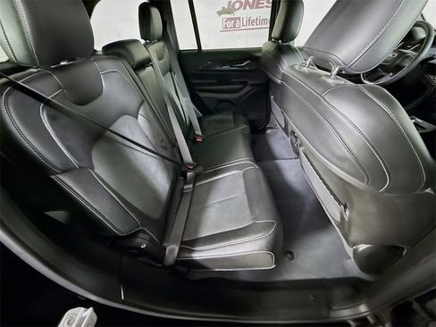 Used 2023 Jeep Grand Cherokee Altitude image 30