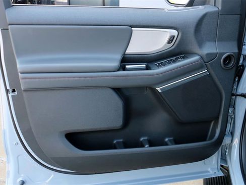 New 2025 Ford Expedition Active image 14