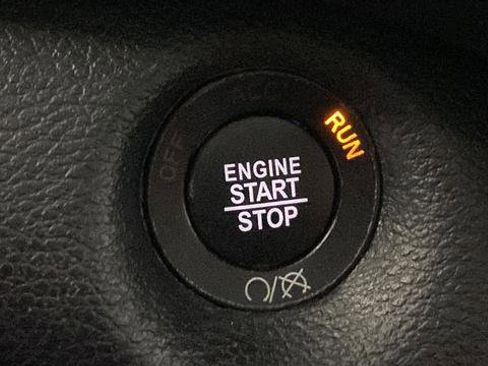 Used 2022 Jeep Cherokee Limited AWD/4WD image 22
