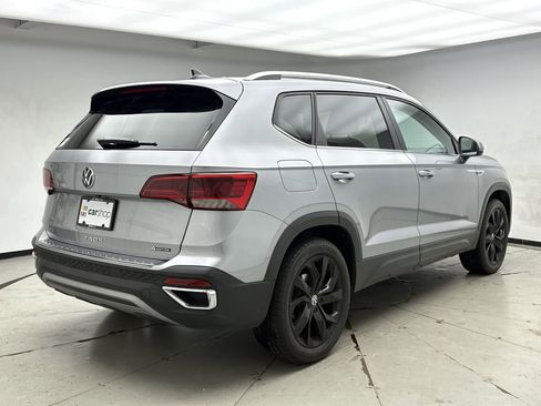 Used 2023 Volkswagen Taos SE AWD/4WD image 5