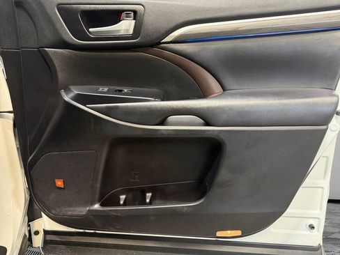Used 2018 Toyota Highlander Limited image 13