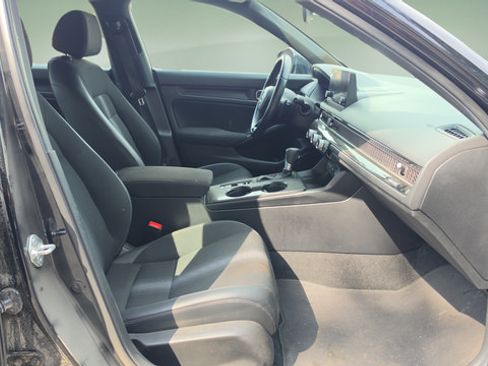 Used 2025 Honda Civic Sport image 12