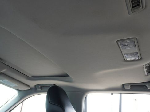 Used 2022 Toyota Highlander XLE FWD image 31