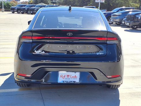 Certified 2025 Toyota Prius LE image 6