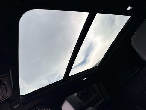 Used 2021 Chevrolet Suburban RST image 21