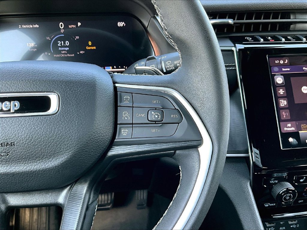 Used 2023 Jeep Grand Cherokee Altitude AWD/4WD image 15