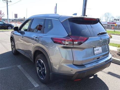 Certified 2025 Nissan Rogue SV w/ SV Premium Package image 7
