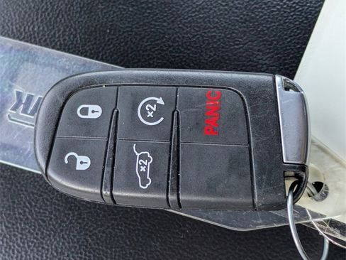 Used 2021 Jeep Grand Cherokee Laredo X image 30