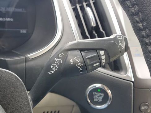 Used 2020 Ford Edge Titanium FWD image 23