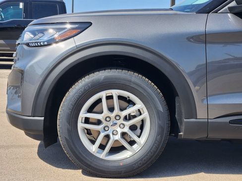 New 2026 Ford Explorer Active RWD image 9