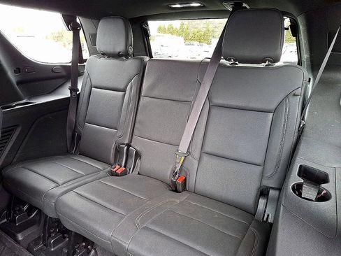 Used 2023 Chevrolet Tahoe Z71 w/ Luxury Package AWD/4WD image 9