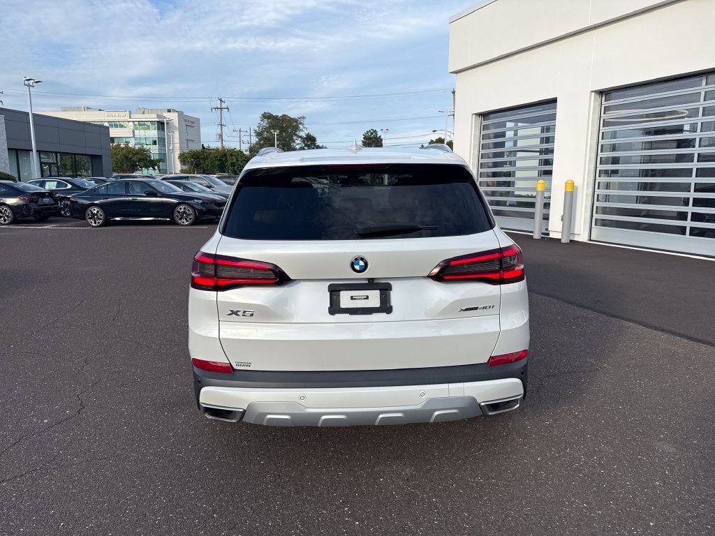 Used 2022 BMW X5 xDrive40i w/ Premium Package AWD/4WD image 4