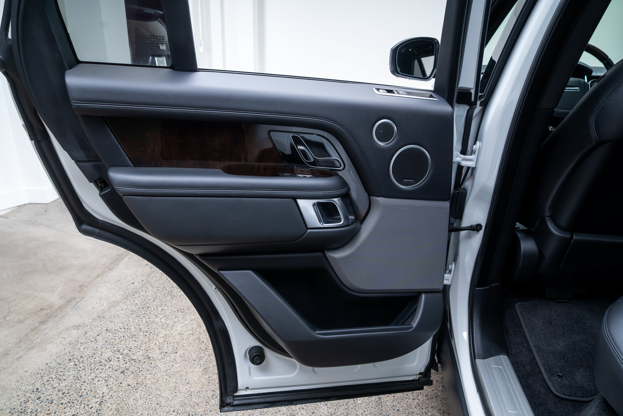 Used 2018 Land Rover Range Rover HSE AWD/4WD image 21