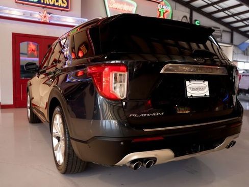 Used 2022 Ford Explorer Platinum w/ Equipment Group 601A image 25