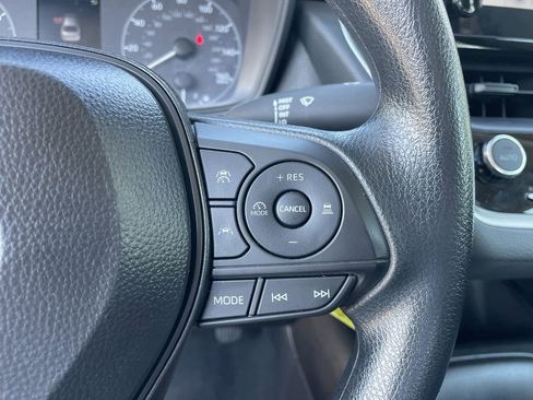 Used 2025 Toyota Corolla LE FWD image 26