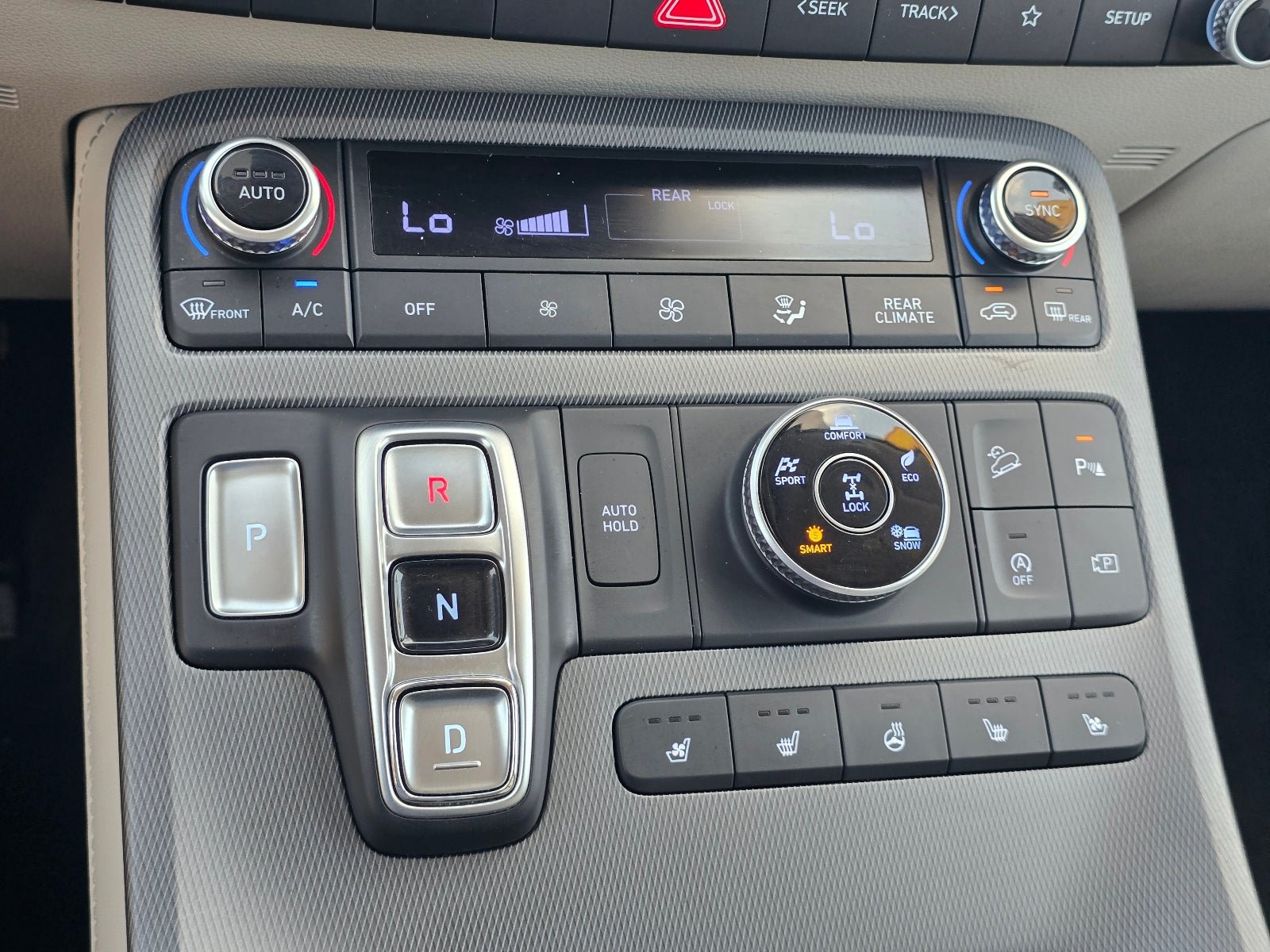 Used 2024 Hyundai Palisade Limited AWD/4WD image 20